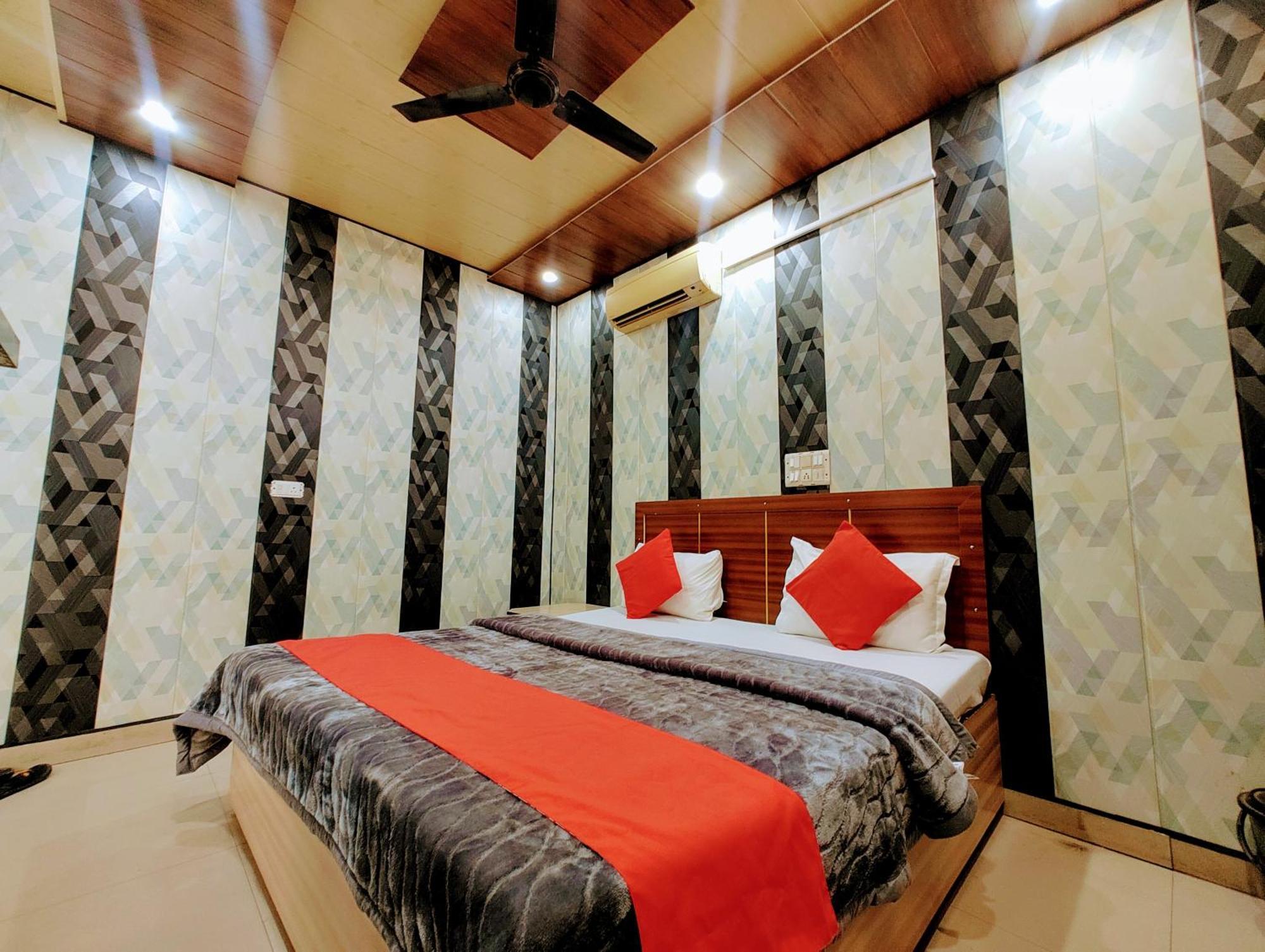 Hotel Grand Zirakpur Chandigarh Exterior photo